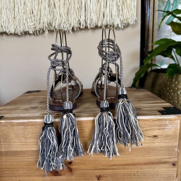 Sam Edelman Gretchen Gray Silver Ankle Wrap Tassel Gladiator Flat Sandal Size 7 - Picture 14 of 17